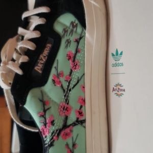 Adidas Arizona sneakers  size 11